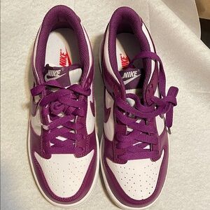 Nike Women's Violet and White Sneakers